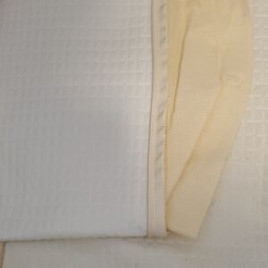 Quilted White and Cream Mattress Protector- bamboo New QUEEN SZ